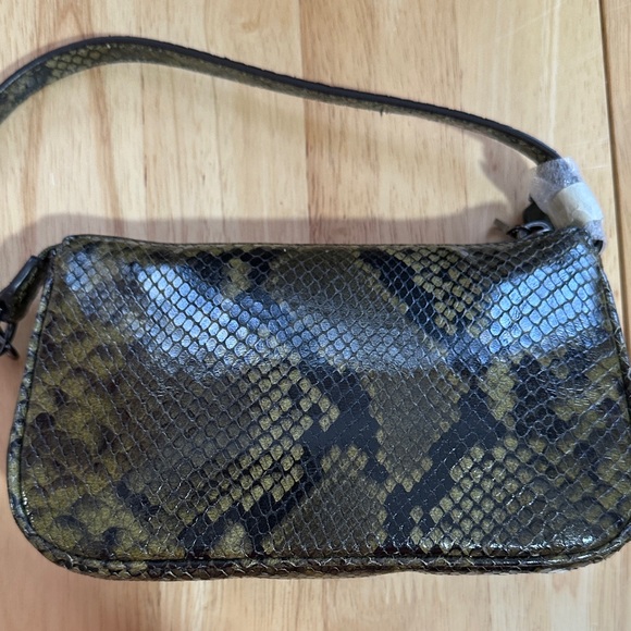 Coach NWOT Green Snake Nolita - Picture 4 of 9